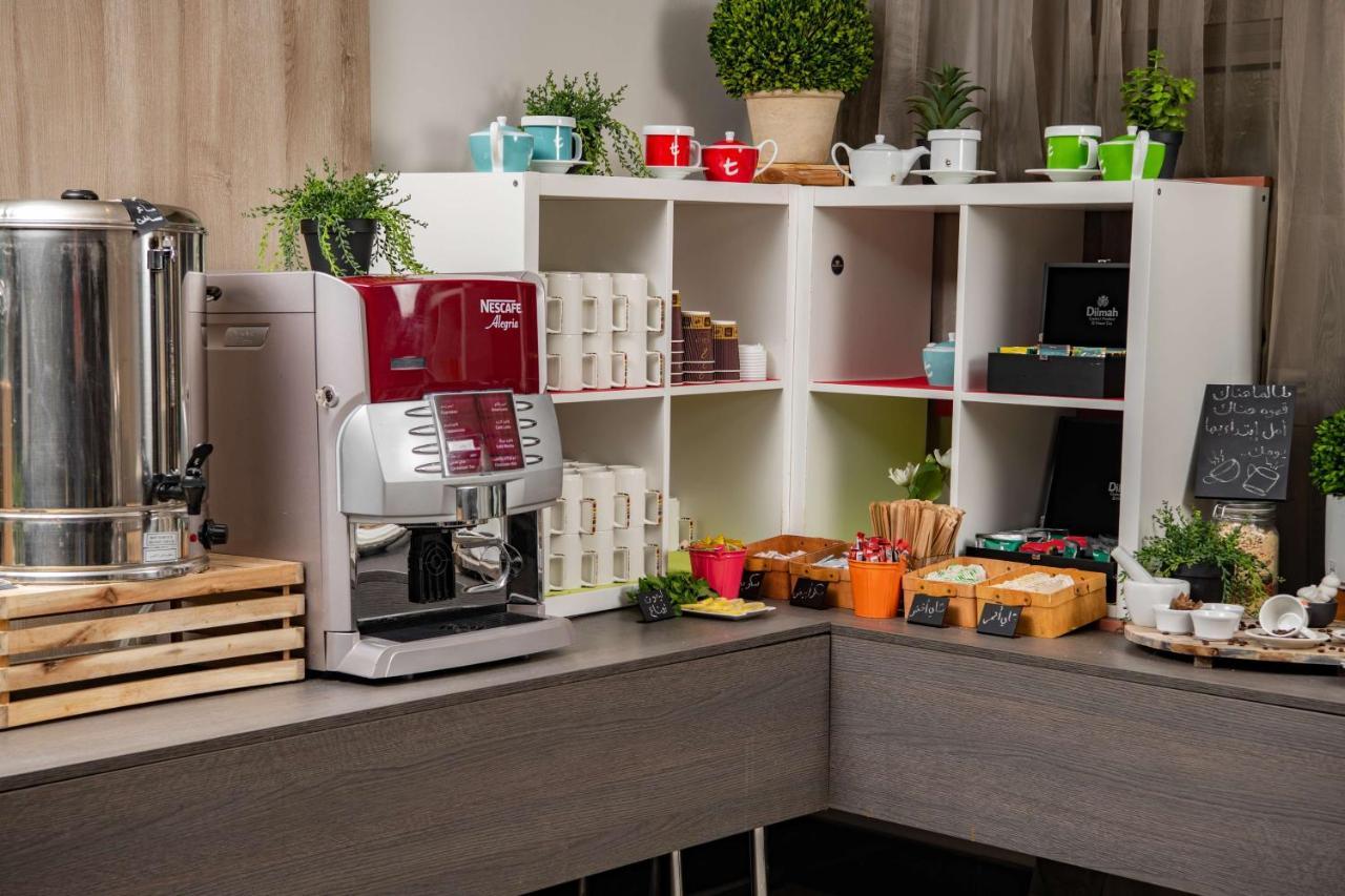 Park Inn By Radisson Makkah Aziziyah Mekka Eksteriør billede A coffee machine